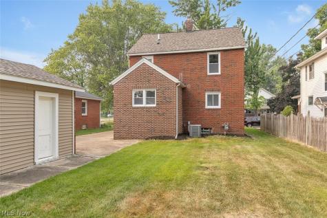 1904 E 34th Street Lorain OH 44055