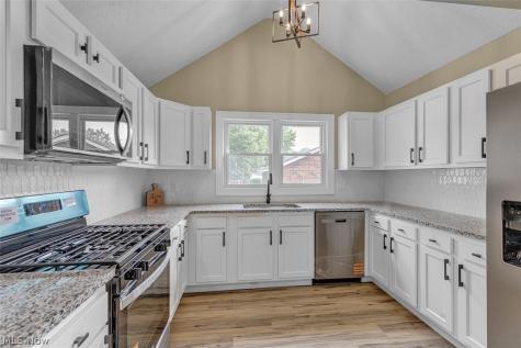 1904 E 34th Street Lorain OH 44055
