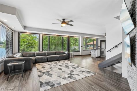5490 Springlake Road NW Canton OH 44718