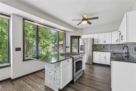 5490 Springlake Road NW Canton OH 44718