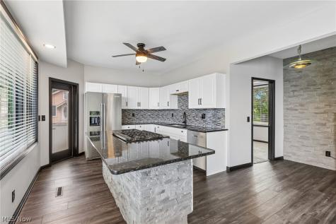 5490 Springlake Road NW Canton OH 44718