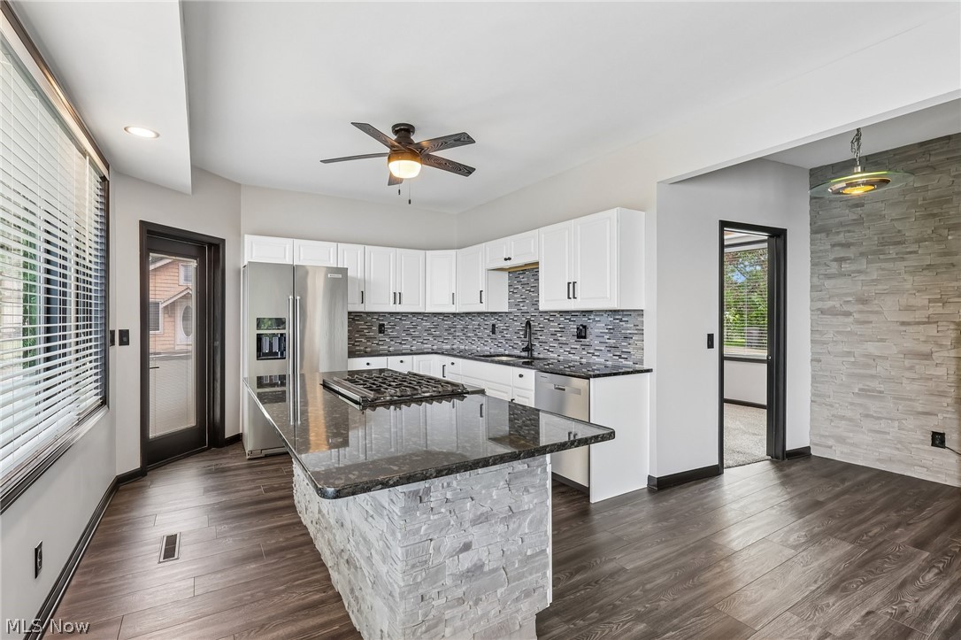 5490 Springlake Road NW Canton OH 44718
