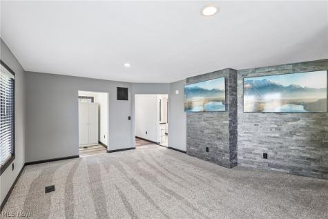 5490 Springlake Road NW Canton OH 44718