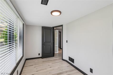 5490 Springlake Road NW Canton OH 44718