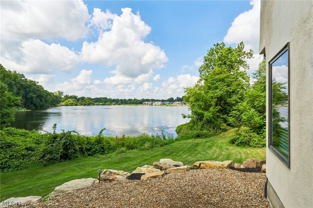 5490 Springlake Road NW Canton OH 44718