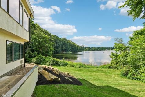 5490 Springlake Road NW Canton OH 44718