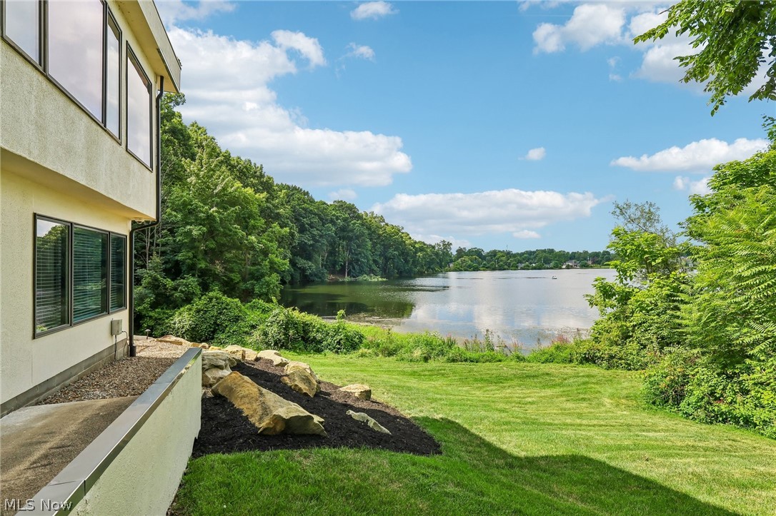 5490 Springlake Road NW Canton OH 44718