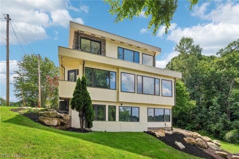 5490 Springlake Road NW Canton OH 44718