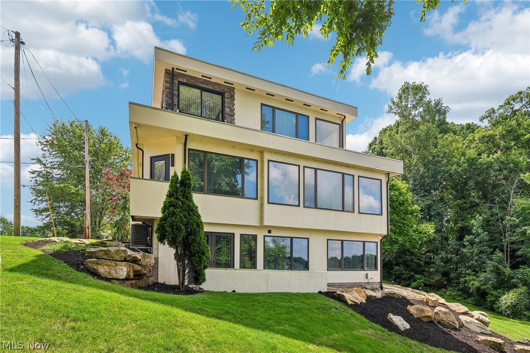 5490 Springlake Road NW Canton OH 44718