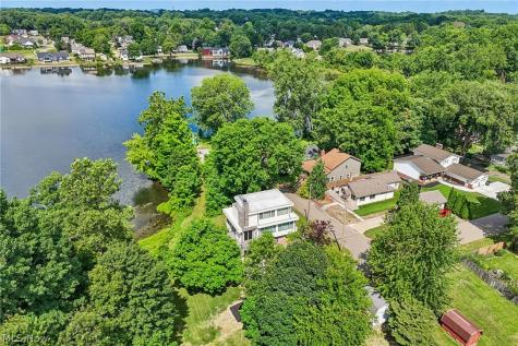 5490 Springlake Road NW Canton OH 44718