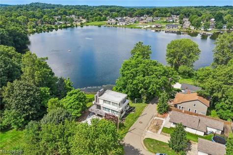 5490 Springlake Road NW Canton OH 44718