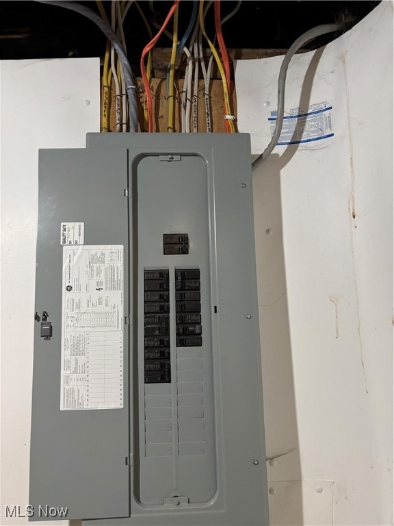 1062 Big Falls Avenue Akron OH 44310