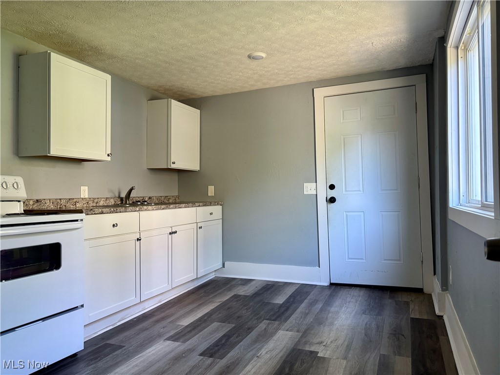 1062 Big Falls Avenue Akron OH 44310