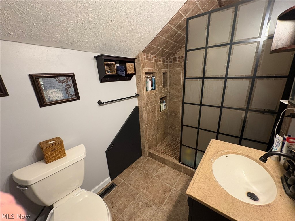 12096 Baumhart Road Amherst OH 44001