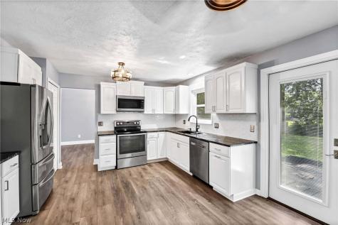 1738 Coes Post Run Westlake OH 44145