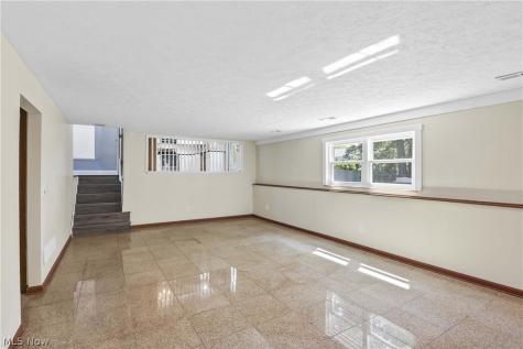 1738 Coes Post Run Westlake OH 44145