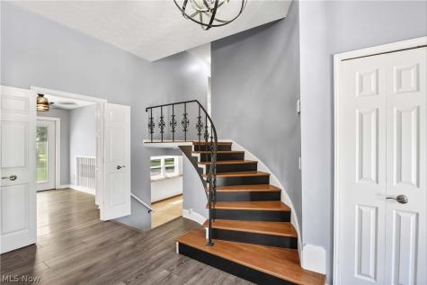 1738 Coes Post Run Westlake OH 44145