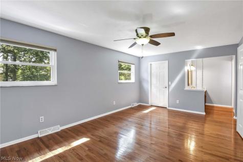 1738 Coes Post Run Westlake OH 44145