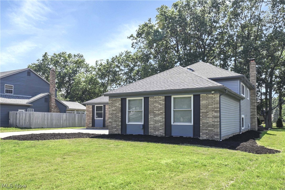 1738 Coes Post Run Westlake OH 44145