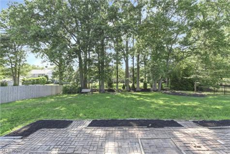 1738 Coes Post Run Westlake OH 44145