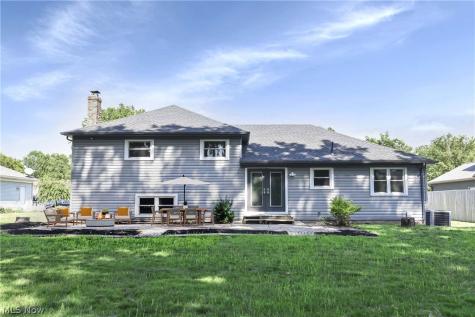 1738 Coes Post Run Westlake OH 44145