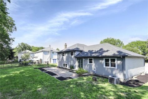1738 Coes Post Run Westlake OH 44145