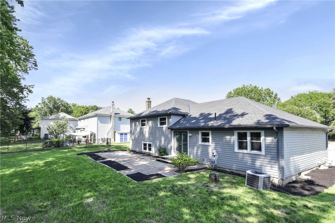 1738 Coes Post Run Westlake OH 44145