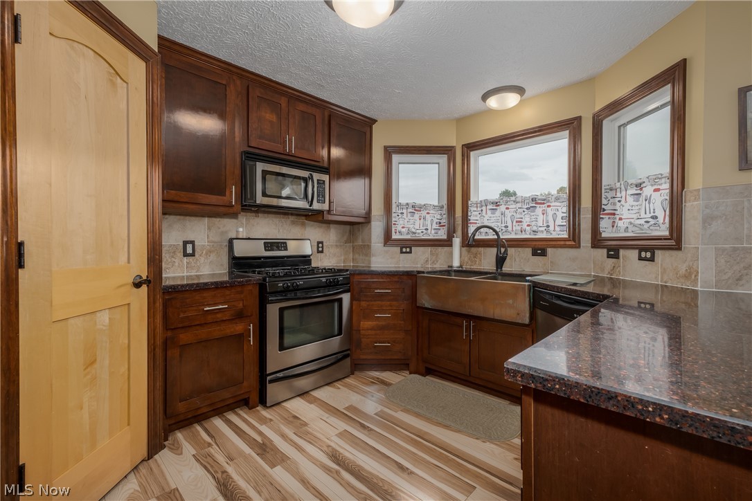 2392 Bowers Street NW Uniontown OH 44685
