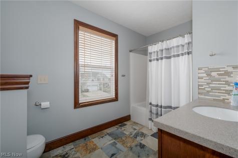2392 Bowers Street NW Uniontown OH 44685