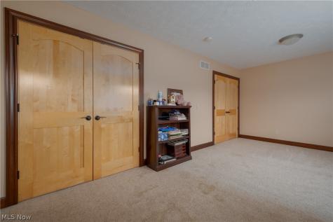 2392 Bowers Street NW Uniontown OH 44685