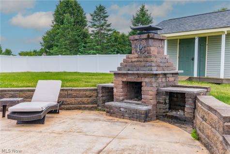 2392 Bowers Street NW Uniontown OH 44685