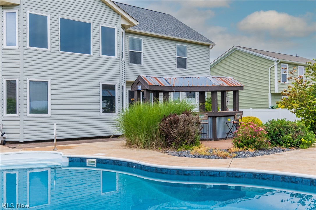 2392 Bowers Street NW Uniontown OH 44685