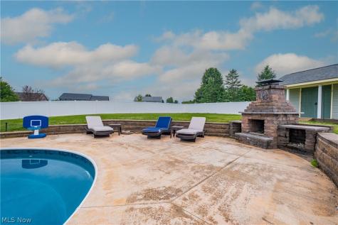 2392 Bowers Street NW Uniontown OH 44685