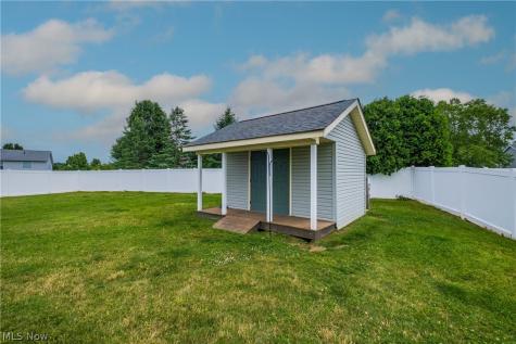 2392 Bowers Street NW Uniontown OH 44685