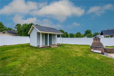2392 Bowers Street NW Uniontown OH 44685