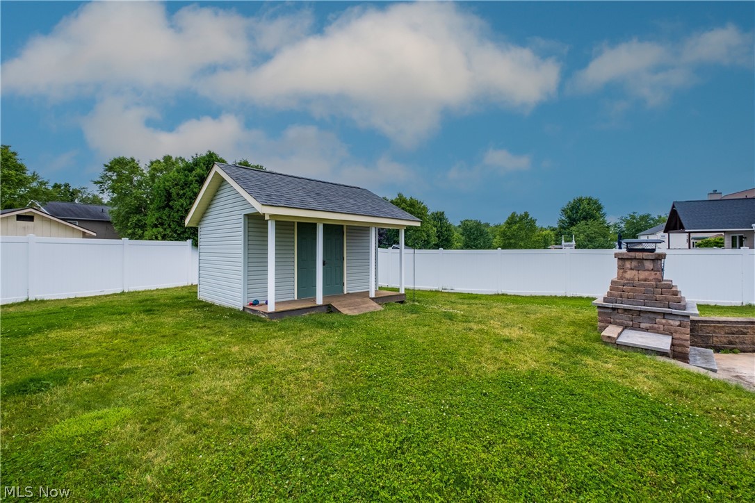 2392 Bowers Street NW Uniontown OH 44685