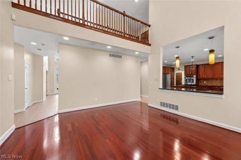 6424 Oak Point Estates Lorain OH 44053