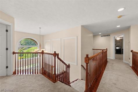 6424 Oak Point Estates Lorain OH 44053