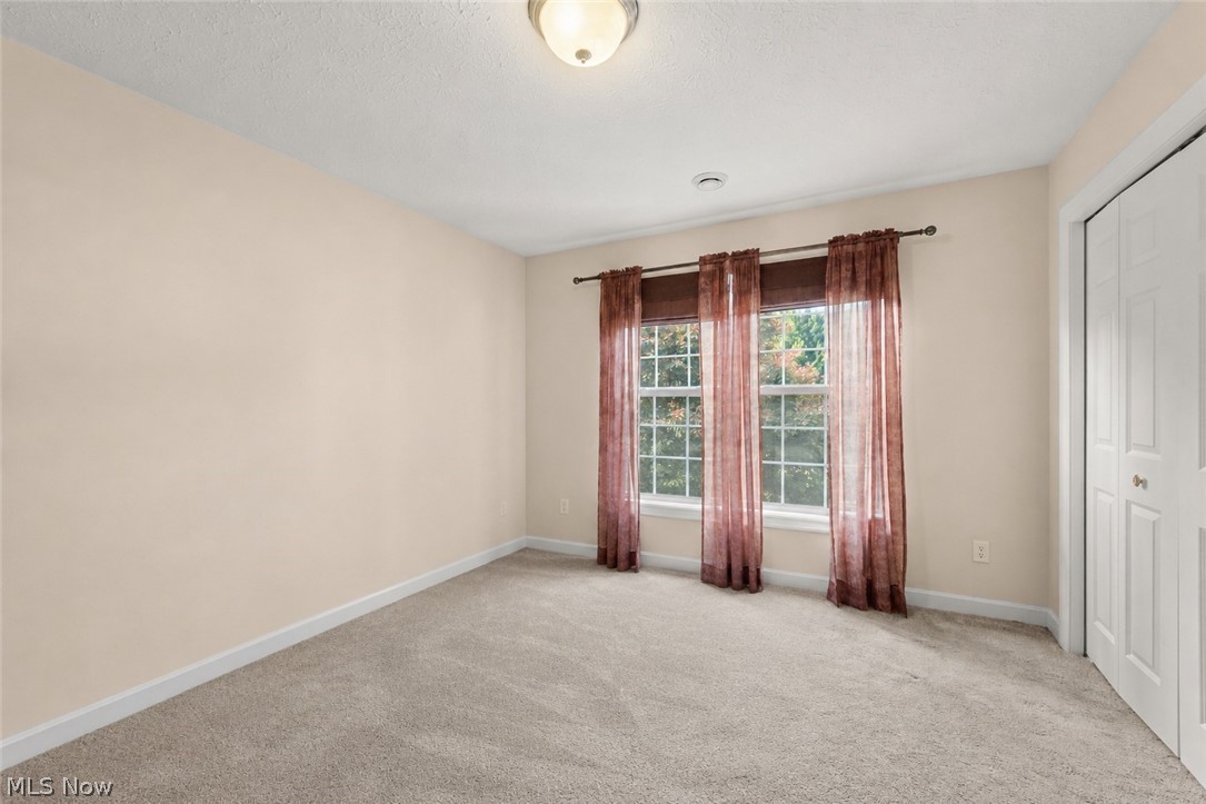 6424 Oak Point Estates Lorain OH 44053