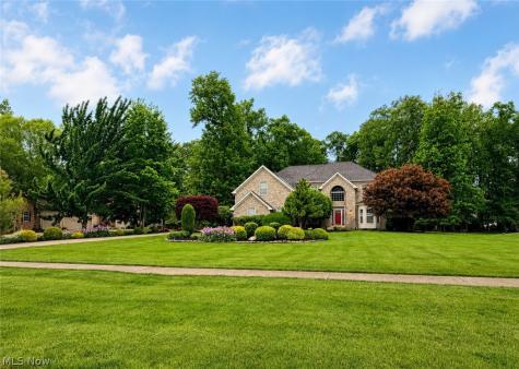 6424 Oak Point Estates Lorain OH 44053
