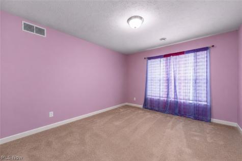 6424 Oak Point Estates Lorain OH 44053
