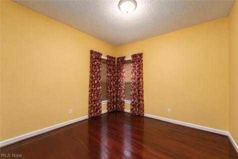 6424 Oak Point Estates Lorain OH 44053