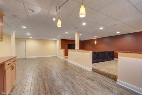 6424 Oak Point Estates Lorain OH 44053