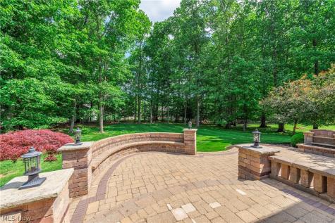 6424 Oak Point Estates Lorain OH 44053