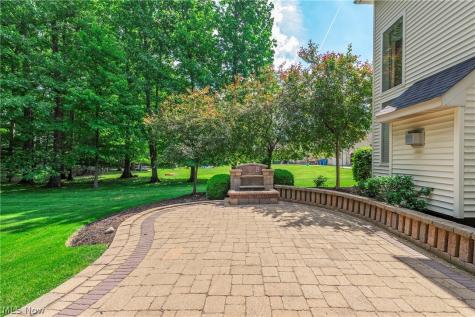 6424 Oak Point Estates Lorain OH 44053