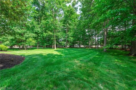 6424 Oak Point Estates Lorain OH 44053