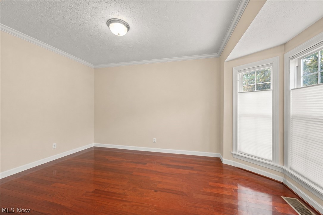 6424 Oak Point Estates Lorain OH 44053