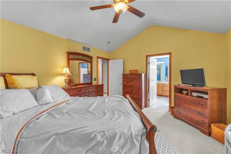 1127 Fireside Trail Broadview Heights OH 44147