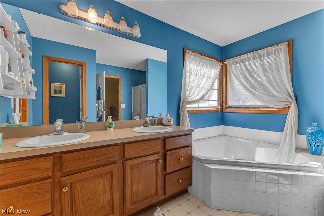 1127 Fireside Trail Broadview Heights OH 44147