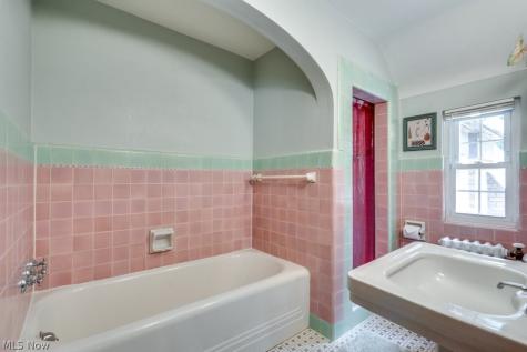 183 Castle Boulevard Akron OH 44313